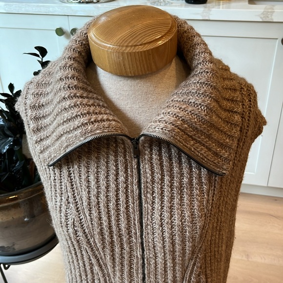 VGUC Vince long 2 way zip front soft chunky knit high neck sleeveless cardigan - Picture 6 of 9